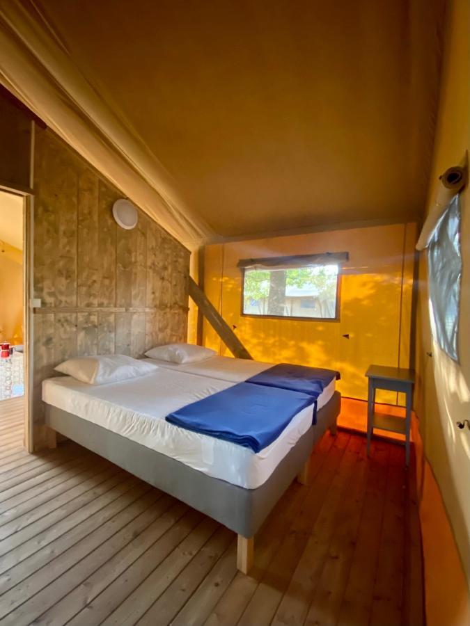 Camping La Kahute - Tente Lodge Au Coeur De La Foret Carcans Bagian luar foto