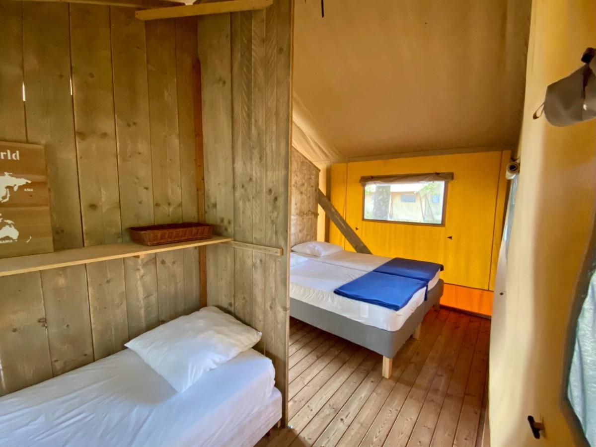 Camping La Kahute - Tente Lodge Au Coeur De La Foret Carcans Bagian luar foto