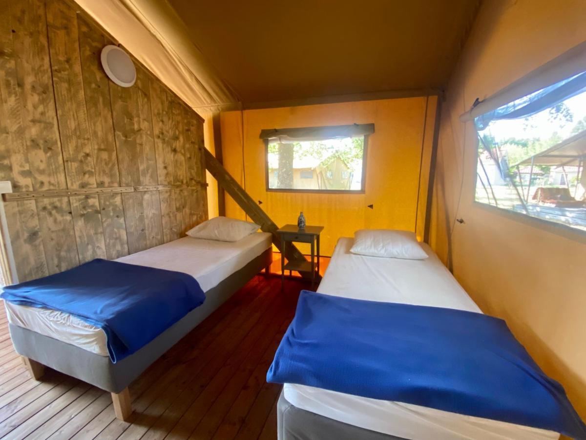 Camping La Kahute - Tente Lodge Au Coeur De La Foret Carcans Bagian luar foto
