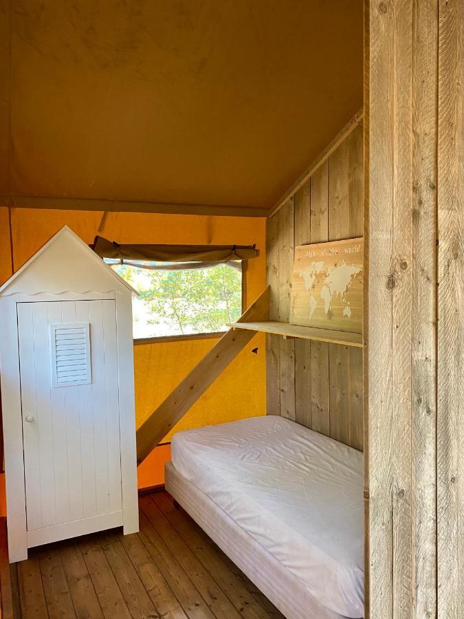 Camping La Kahute - Tente Lodge Au Coeur De La Foret Carcans Bagian luar foto