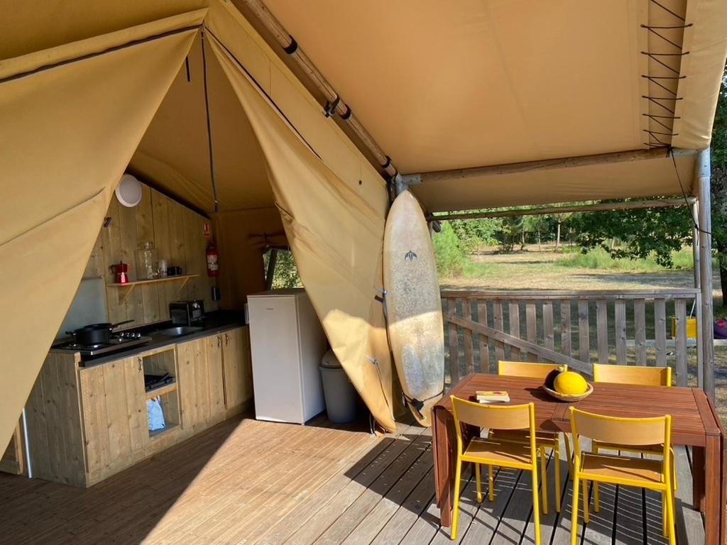 Camping La Kahute - Tente Lodge Au Coeur De La Foret Carcans Bagian luar foto