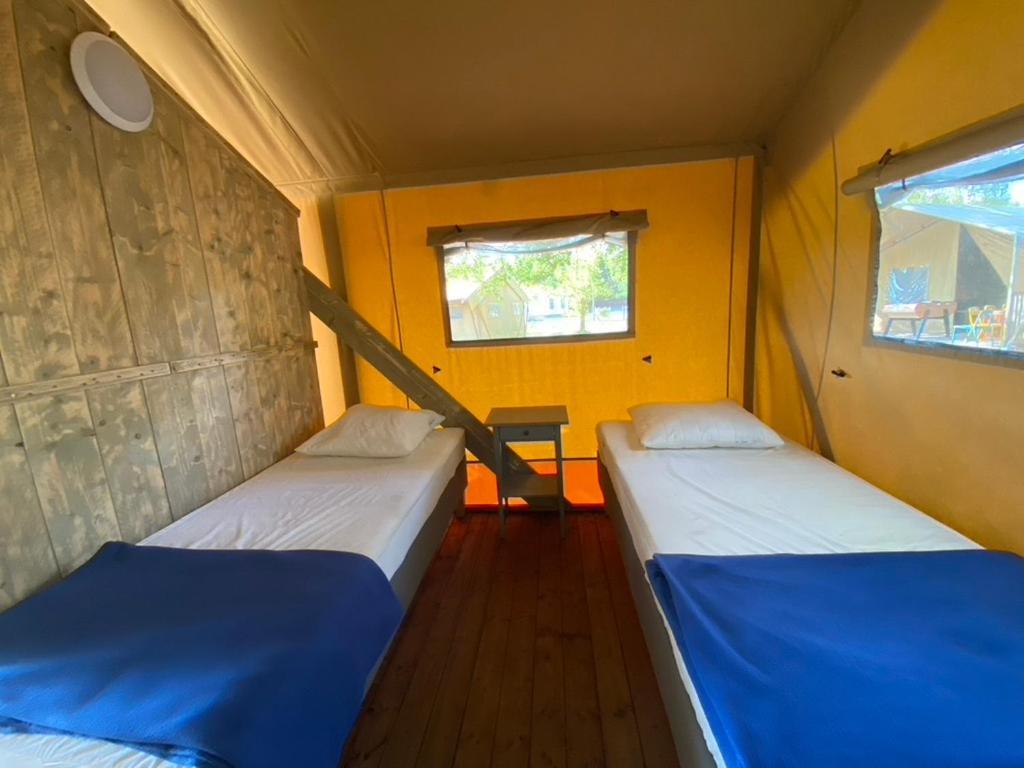 Camping La Kahute - Tente Lodge Au Coeur De La Foret Carcans Bagian luar foto