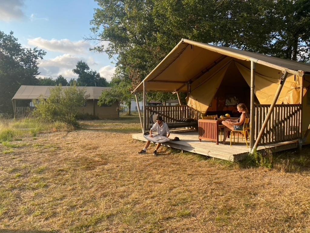 Camping La Kahute - Tente Lodge Au Coeur De La Foret Carcans Bagian luar foto