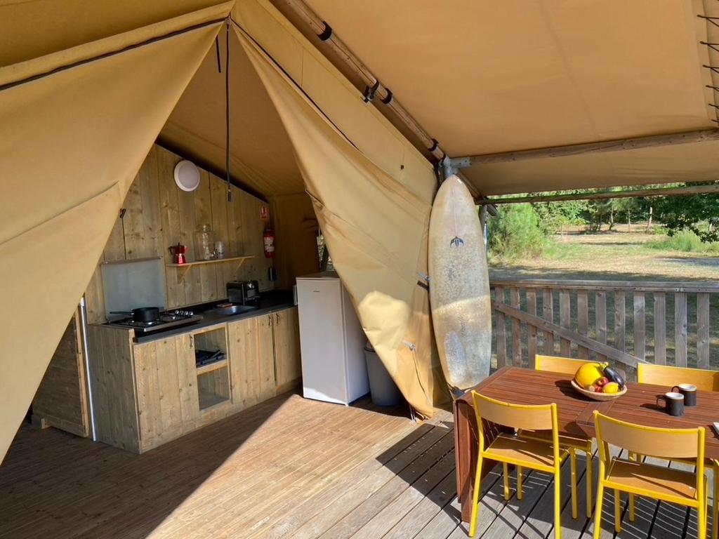 Camping La Kahute - Tente Lodge Au Coeur De La Foret Carcans Bagian luar foto