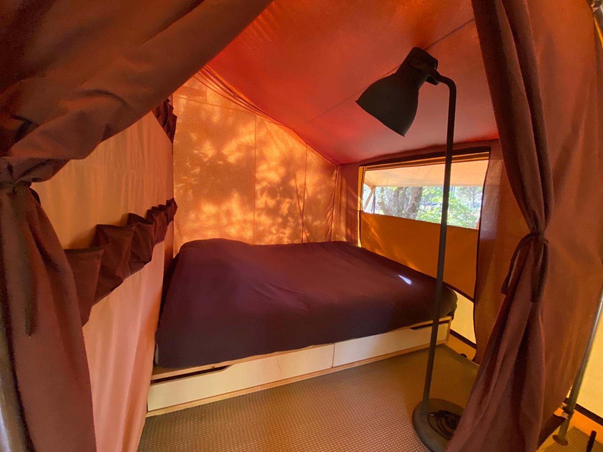 Camping La Kahute - Tente Lodge Au Coeur De La Foret Carcans Bagian luar foto