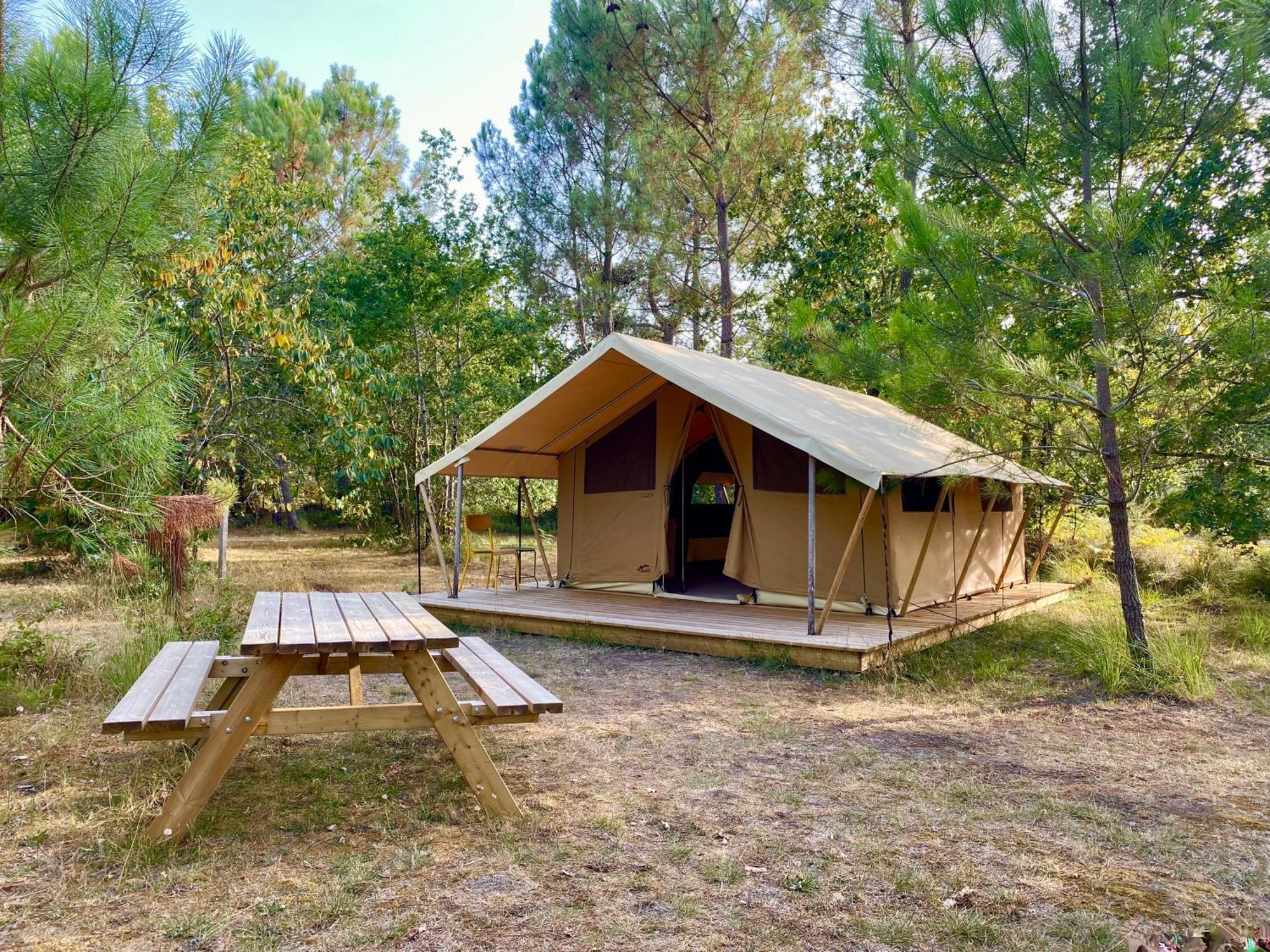 Camping La Kahute - Tente Lodge Au Coeur De La Foret Carcans Bagian luar foto
