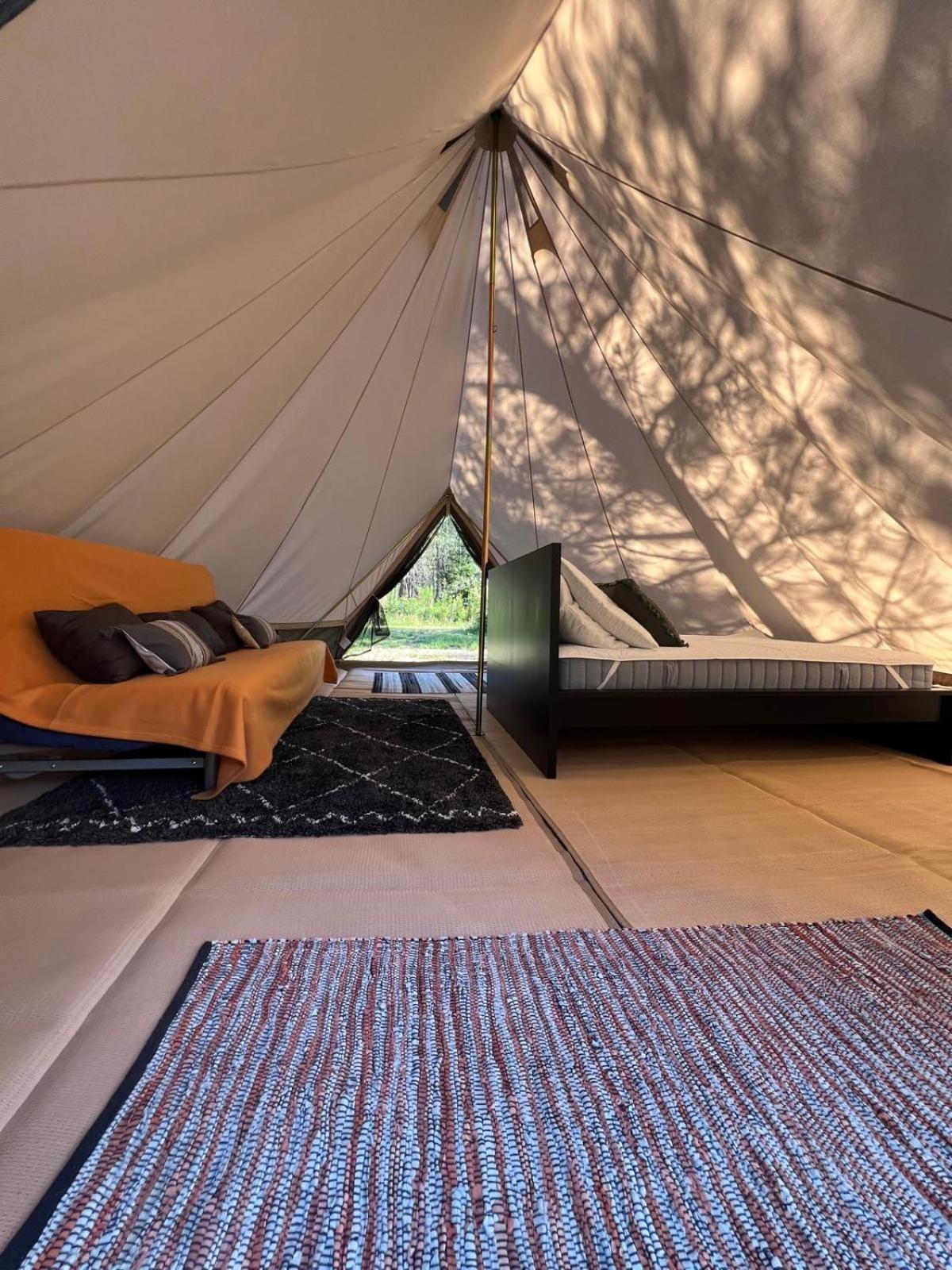 Camping La Kahute - Tente Lodge Au Coeur De La Foret Carcans Bagian luar foto